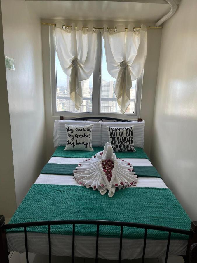 Stays At Green Residences 1 Studio Room Couples Bed With Complimentary Breakfast For 2 Манила Екстериор снимка
