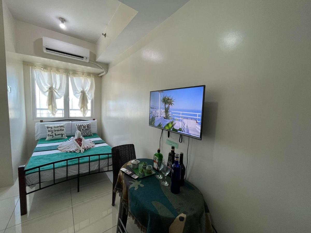 Stays At Green Residences 1 Studio Room Couples Bed With Complimentary Breakfast For 2 Манила Екстериор снимка