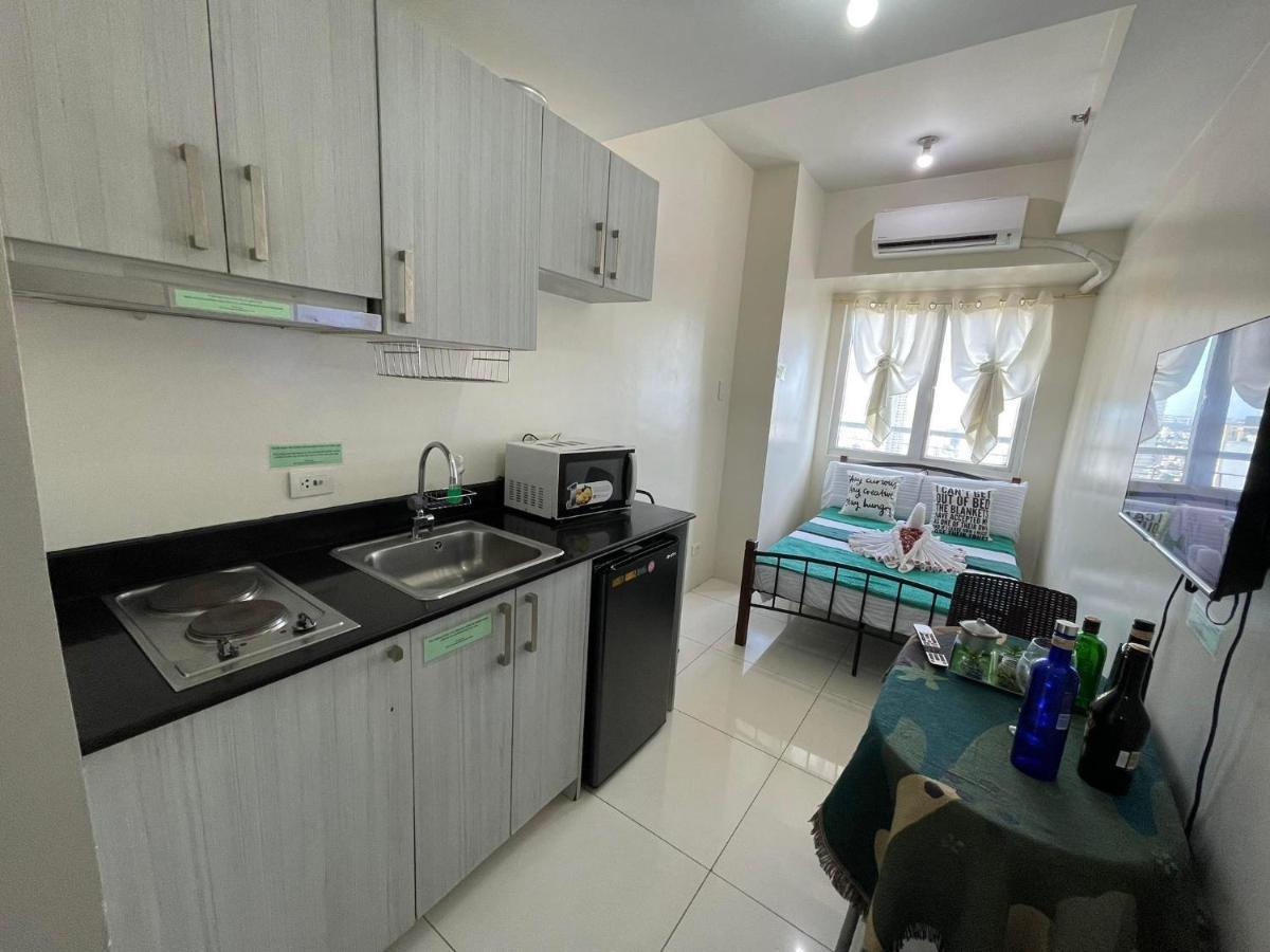 Stays At Green Residences 1 Studio Room Couples Bed With Complimentary Breakfast For 2 Манила Екстериор снимка