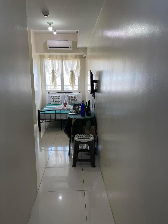 Stays At Green Residences 1 Studio Room Couples Bed With Complimentary Breakfast For 2 Манила Екстериор снимка