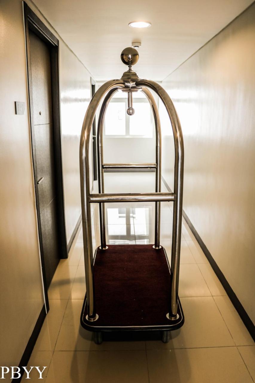 Stays At Green Residences 1 Studio Room Couples Bed With Complimentary Breakfast For 2 Манила Екстериор снимка