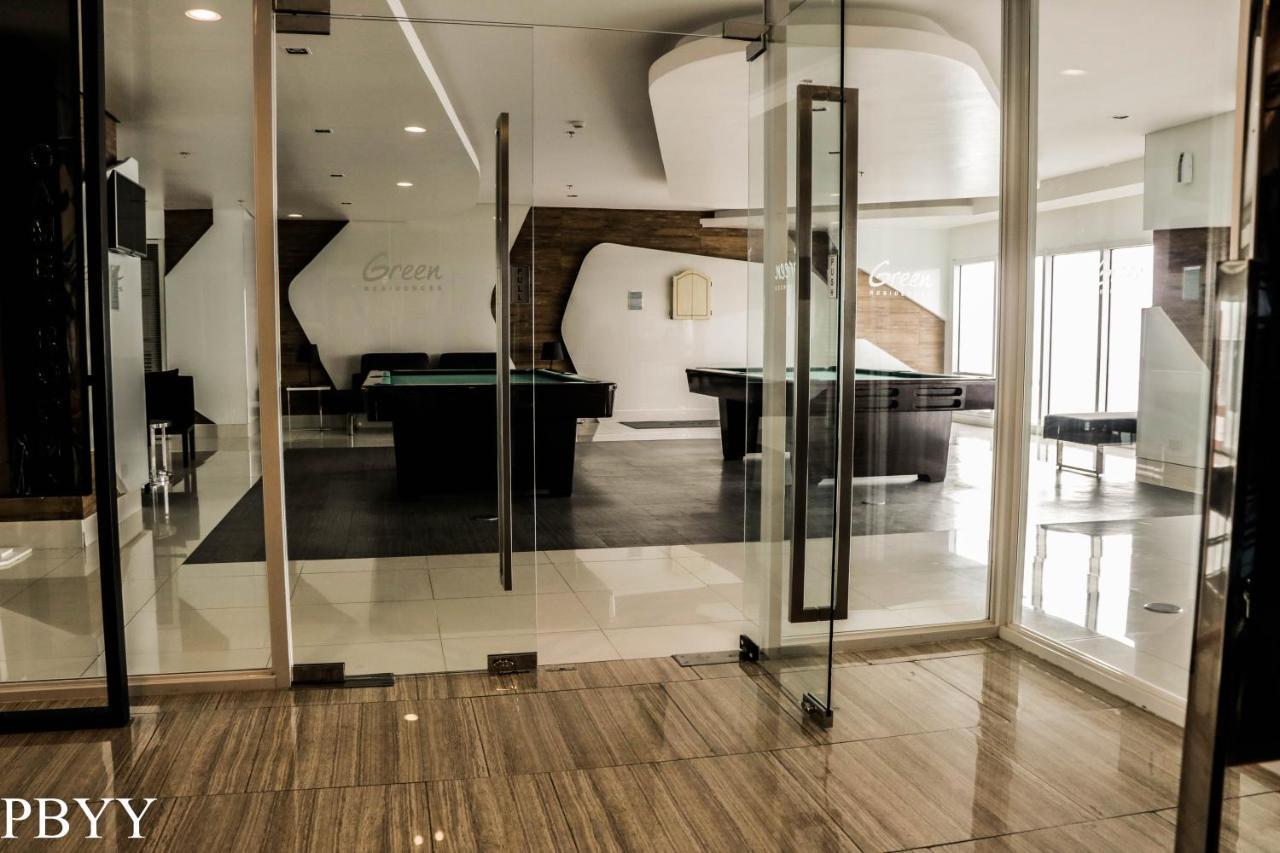 Stays At Green Residences 1 Studio Room Couples Bed With Complimentary Breakfast For 2 Манила Екстериор снимка